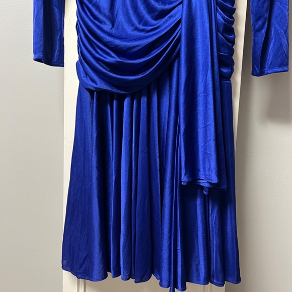 Dress - Picture 3 of 7